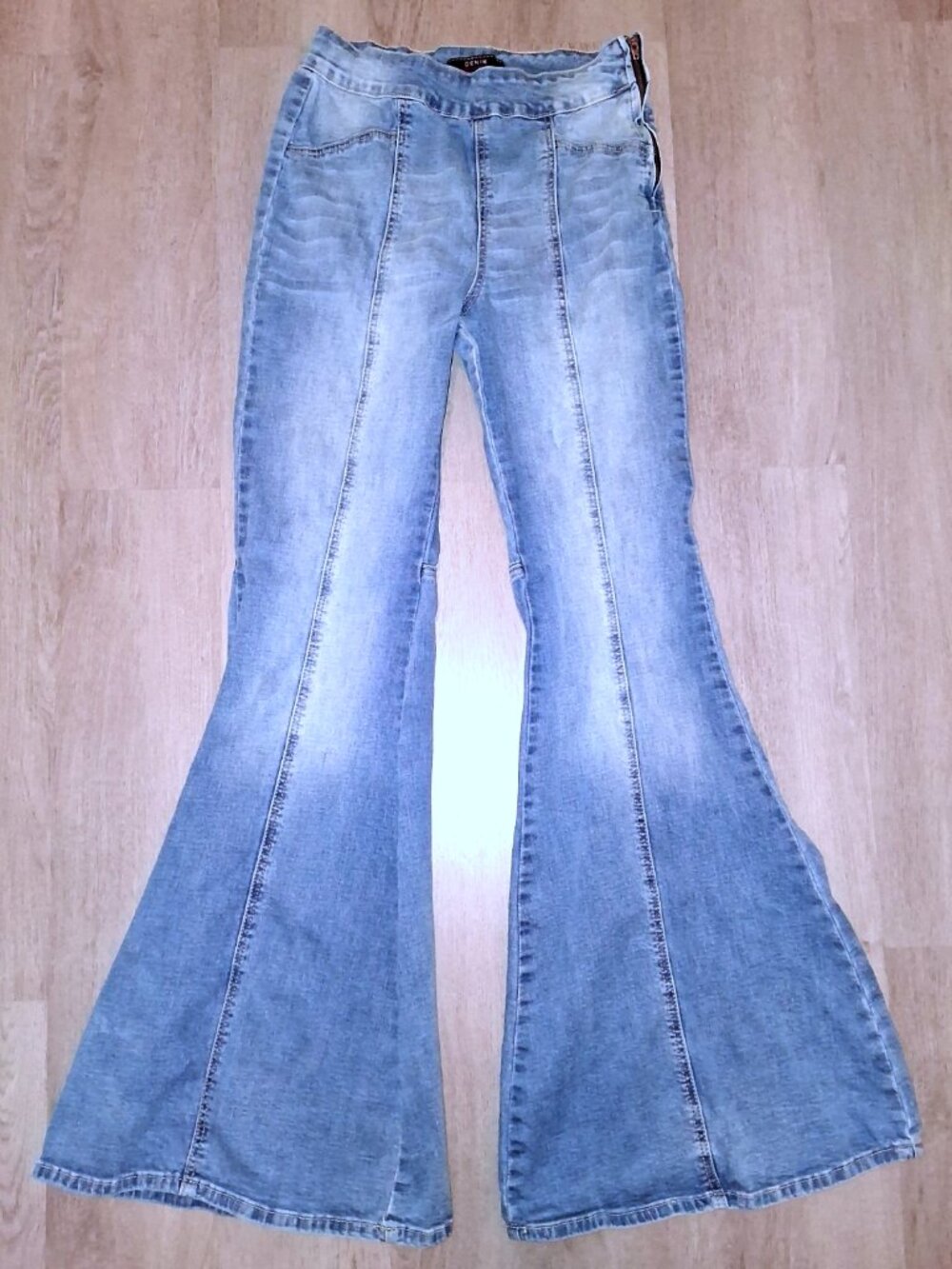 Denim By Jealous Tomato Bell Bottoms Jeans Size Large Distressed Flares Wide Leg